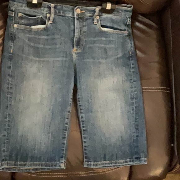 Banana Republic Blue Jean capris - Picture 1 of 4